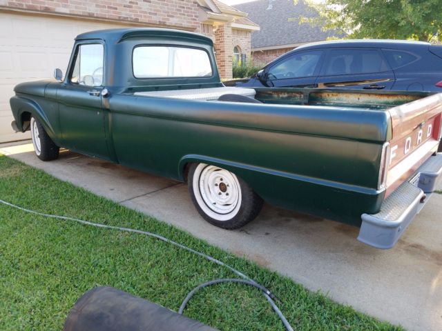 1966 Ford F-100 (Green/White)