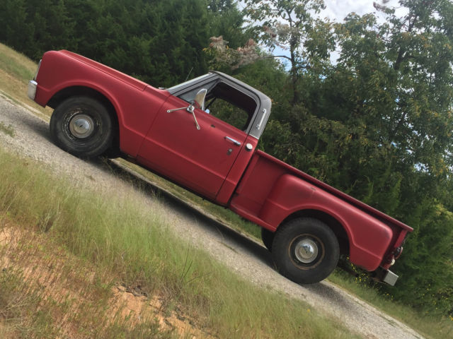 1967 GMC C10 (Red/Red)