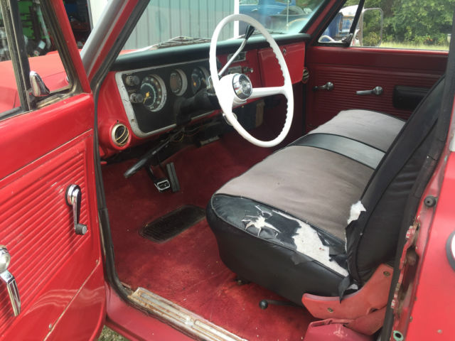 1967 GMC C10 (Red/Red)