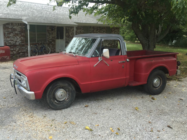 1967 GMC C10 (Red/Red)
