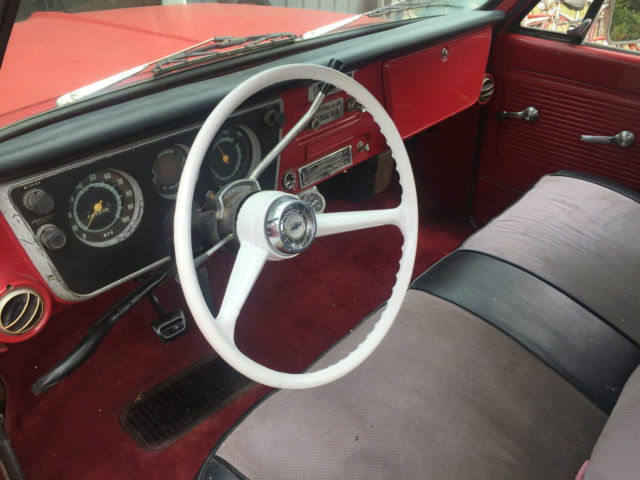 1967 GMC C10 (Red/Red)