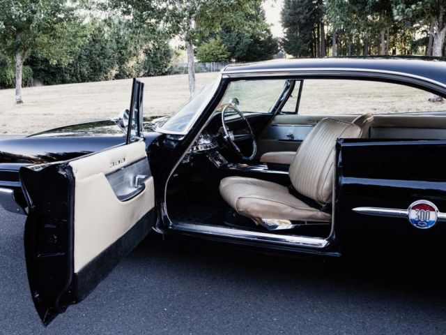 1961 Chrysler 300 Series (Black/Tan)