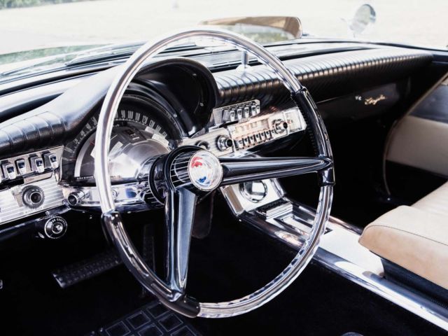 1961 Chrysler 300 Series (Black/Tan)
