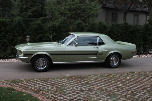 1968 Ford Mustang (Lime Gold/black)