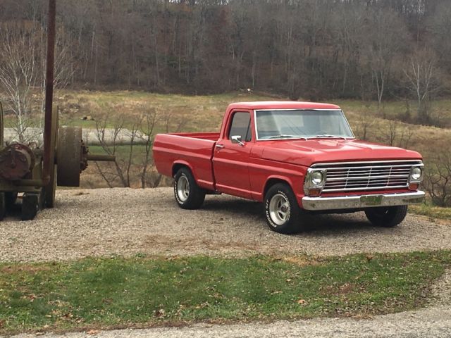 1969 Ford F-100 (Red/Gray)