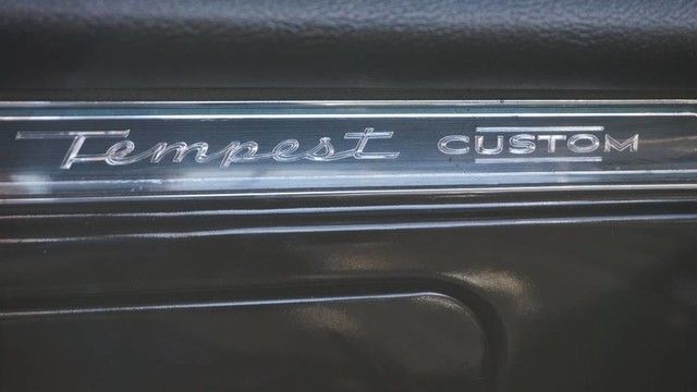 1965 Pontiac Tempest (White/Black)