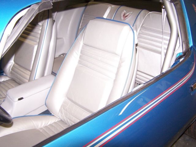 1979 Pontiac Trans Am (Lucerne Blue/Silver Leather)