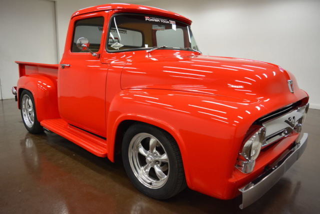 1956 Ford F-100 (Red/Tan)