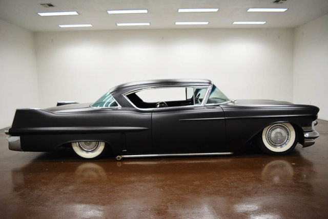1957 Cadillac DeVille (Black/Black)