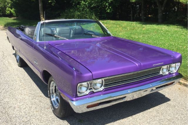 1969 Plymouth Fury (Purple/Black)