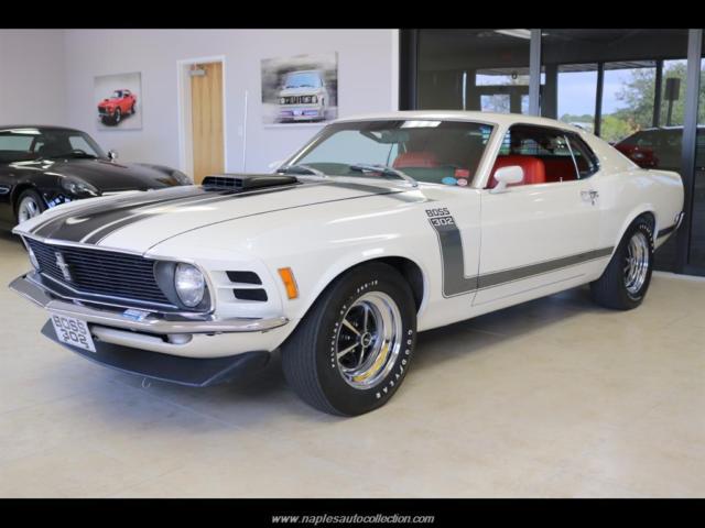 1970 Ford Mustang (White/Red)