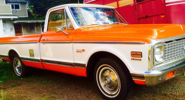 1971 Chevrolet C-10 (Orange & White/Tan)