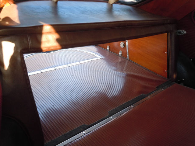 1949 Chevrolet Fleetline Salon (Satin Black/Brown)