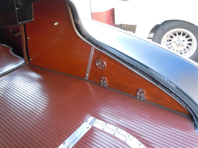 1949 Chevrolet Fleetline Salon (Satin Black/Brown)