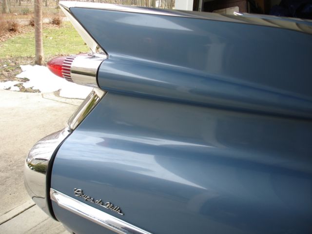 1959 Cadillac DeVille (Georgian Blue with White Top/Blue)