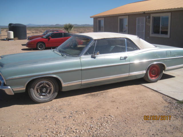 1967 Ford Galaxie (Blue/Blue)