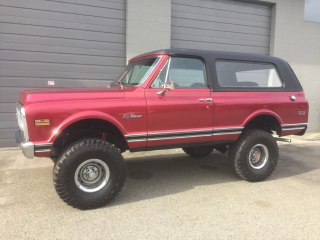 1972 Chevrolet Blazer (Red/Black)