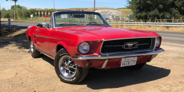1967 Ford Mustang (Candy Apple Red/Black)