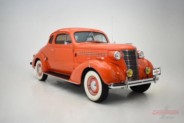 1938 Chevrolet Master Deluxe (Orange/Tan)
