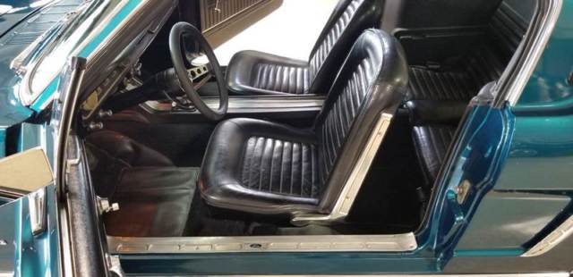 1965 Ford Mustang (Teal/Black)