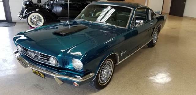1965 Ford Mustang (Teal/Black)
