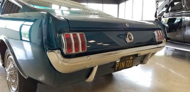1965 Ford Mustang (Teal/Black)