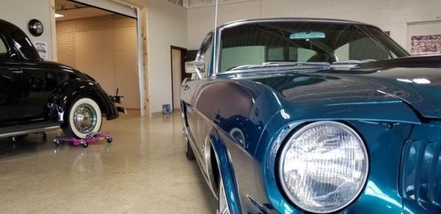 1965 Ford Mustang (Teal/Black)