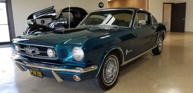 1965 Ford Mustang (Teal/Black)