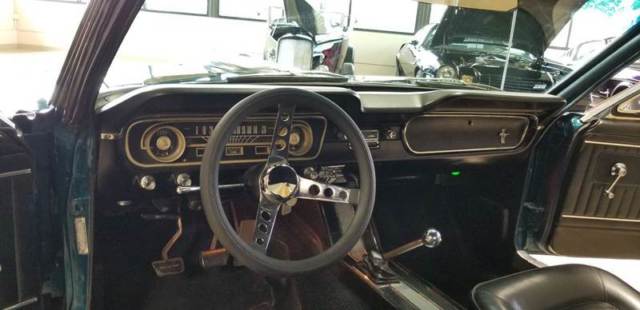 1965 Ford Mustang (Teal/Black)