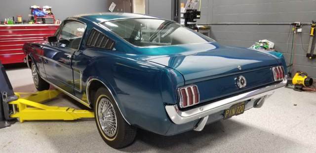 1965 Ford Mustang (Teal/Black)