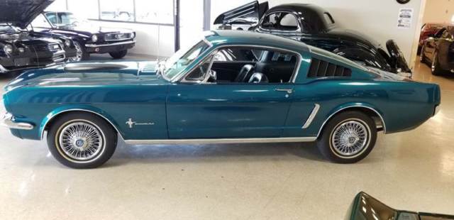 1965 Ford Mustang (Teal/Black)