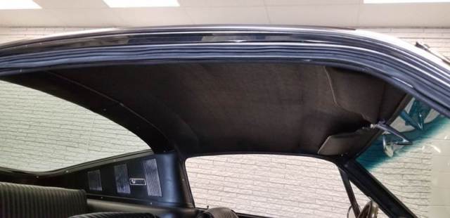 1966 Ford Mustang (Purple/Cream)