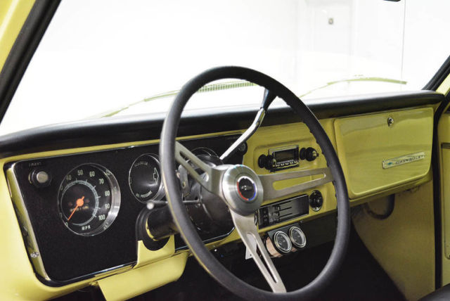 1967 Chevrolet C-10 (Yellow/Black)