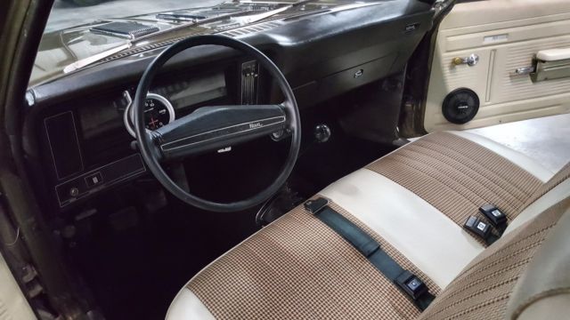 1972 Chevrolet Nova (Code 57 Golden Brown/Light Covert Tan)