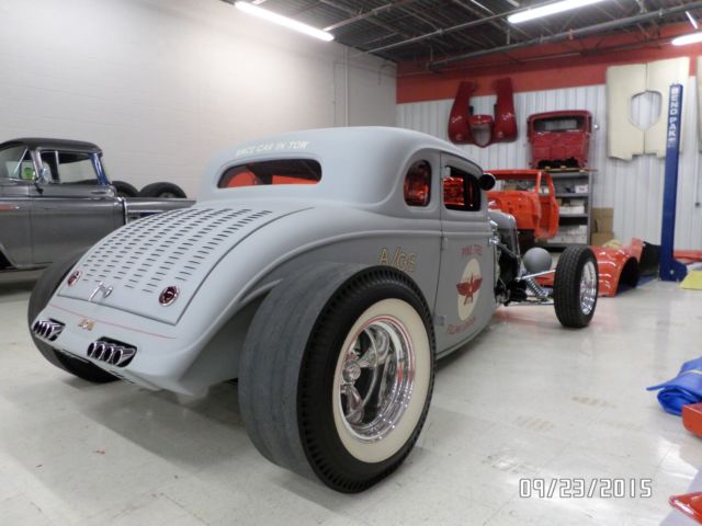 1933 Ford Coupe (Matte Gray/Black)