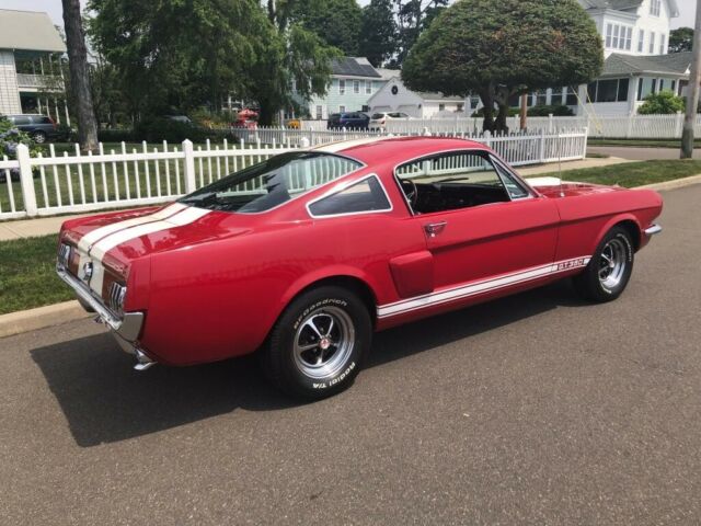 1966 Ford Mustang (Red/Black)