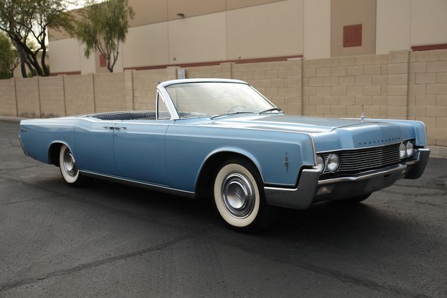 1966 Lincoln Continental (Blue/Blue)