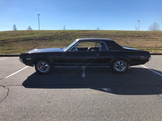 1968 Mercury Cougar (Black/Red)