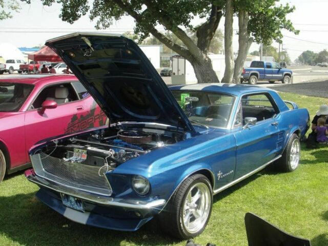 1967 Ford Mustang (Blue Metallic/Black)