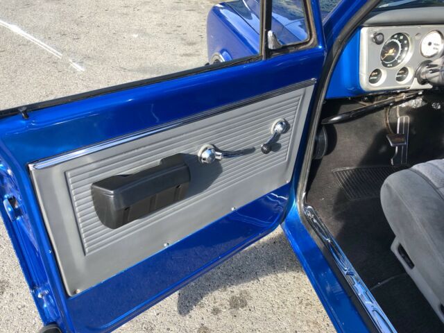 1967 Chevrolet C-10 (Blue/Gray)