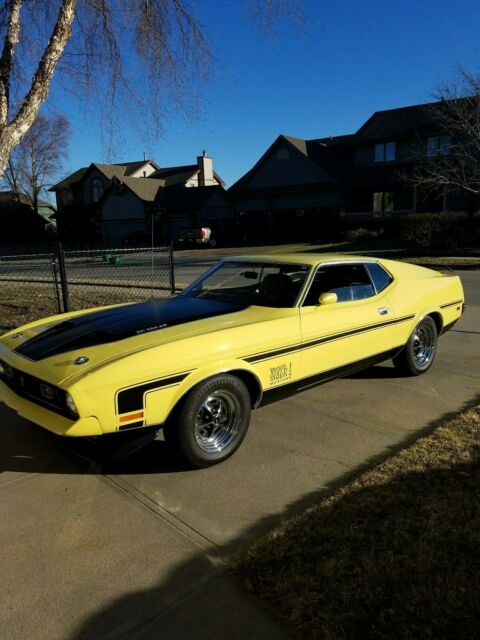 1971 Ford Mustang (Grabber Yellow/Black)