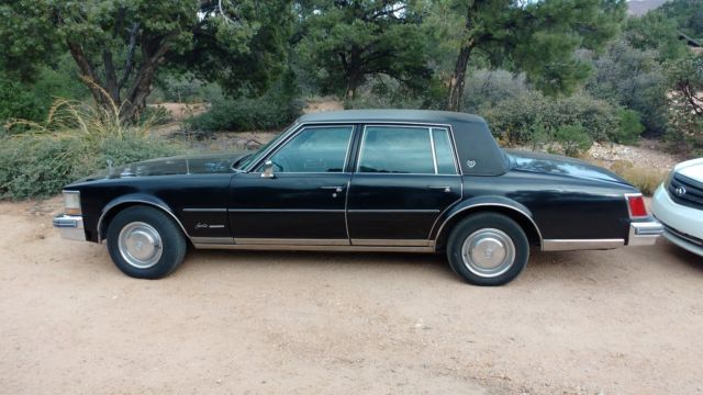 1977 Cadillac Seville (Black/Black)