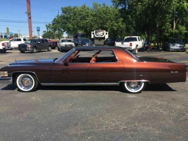 1974 Cadillac DeVille (Brown/Red)
