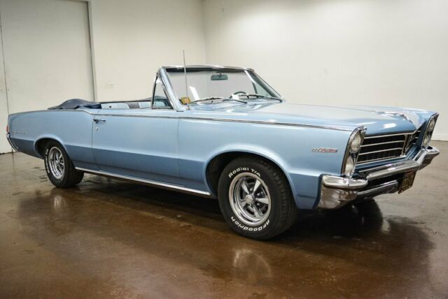 1965 Pontiac Tempest (Blue/Blue)
