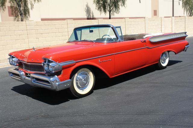 1957 Mercury Monterey (Red/Black)