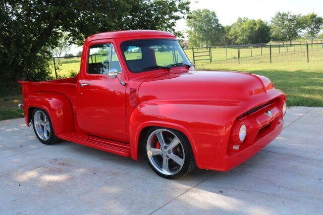 1954 Ford F-100 (Red/Brown)