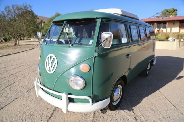 1966 Volkswagen Bus/Vanagon (Green/Green)