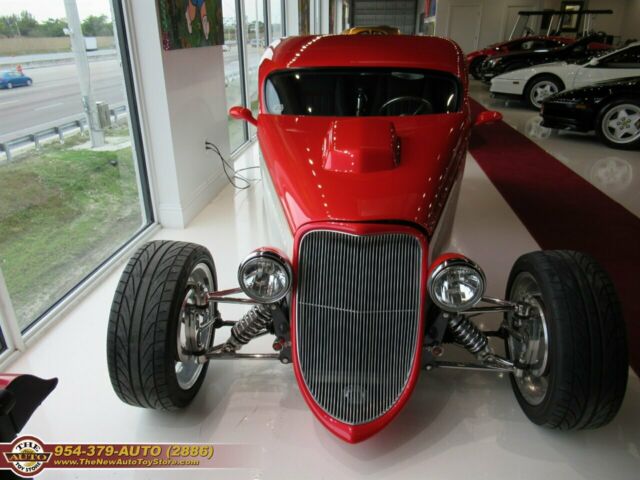 1932 Ford 3 Window (Red/Gray)
