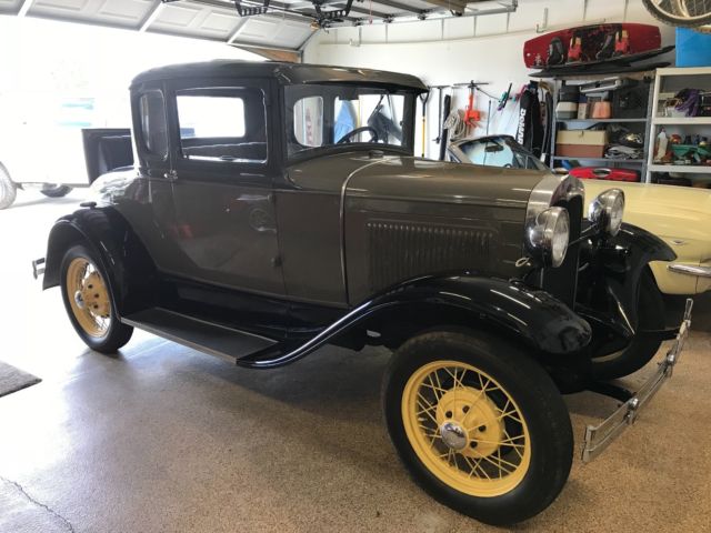 1930 Ford Model A (Gray/Black/Gray)