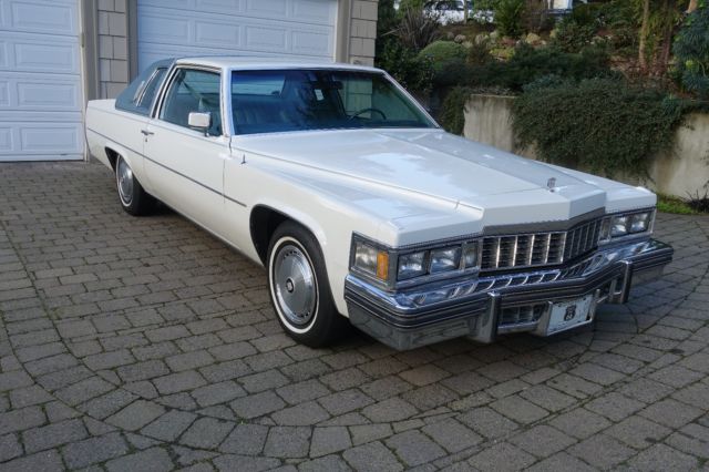 1977 Cadillac DeVille (White/Blue)